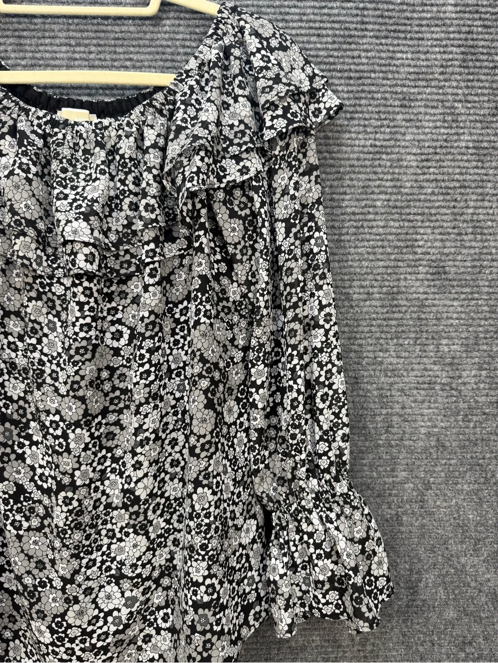 Michael Kors Womens Medium Off Shoulder Floral Blouse Bell Sleeve Lined Black